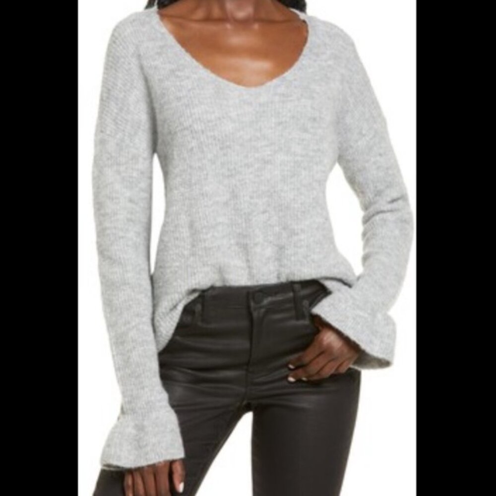 NEW Vero moda v-neck ruffle grey knit sweater